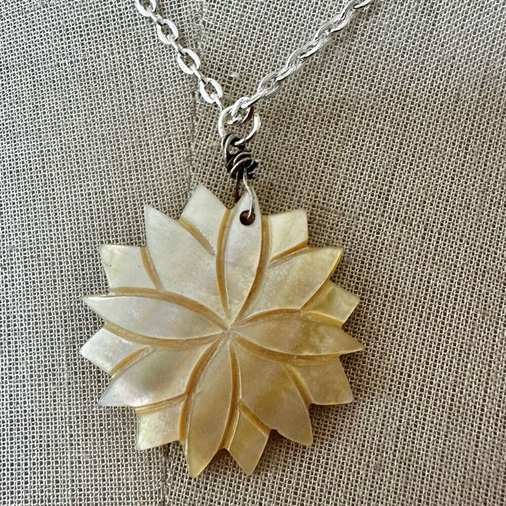 Vintage  carved sterling wire  Mother of Pearl Flower Pendant